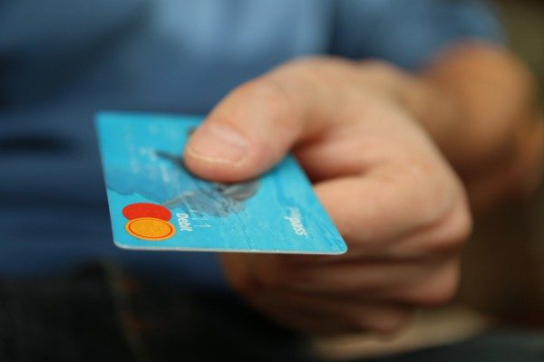 kreditna-karta-kreditka-600x400-1946712