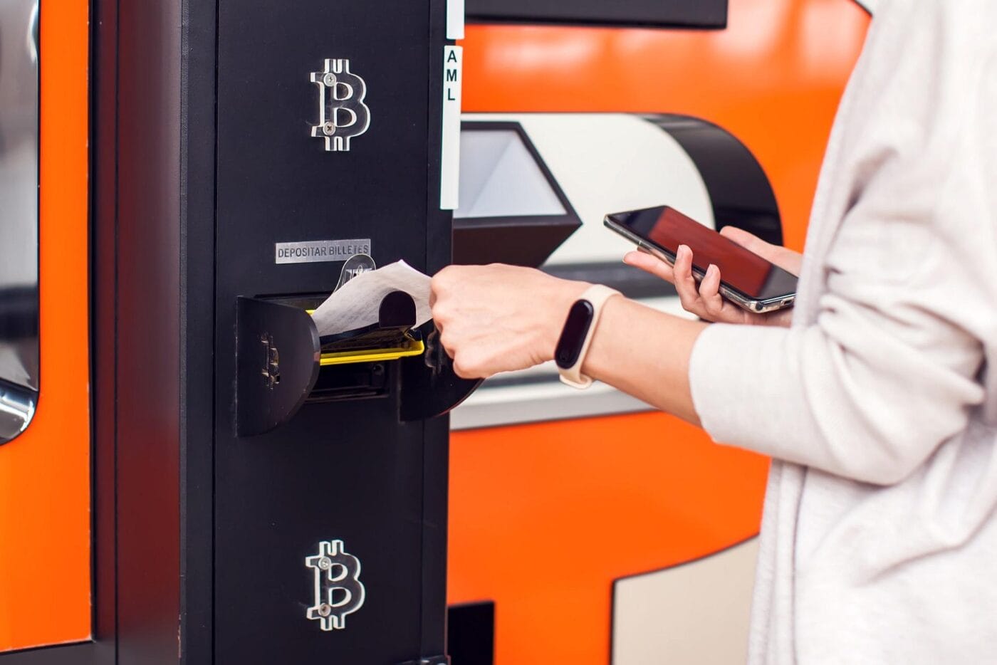 Bitcoinové bankomaty – ako používať, návod 2026 - iFinancie.sk